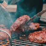 Grill na balkonie – czy grillowanie na balkonie i tarasie jest legalne?