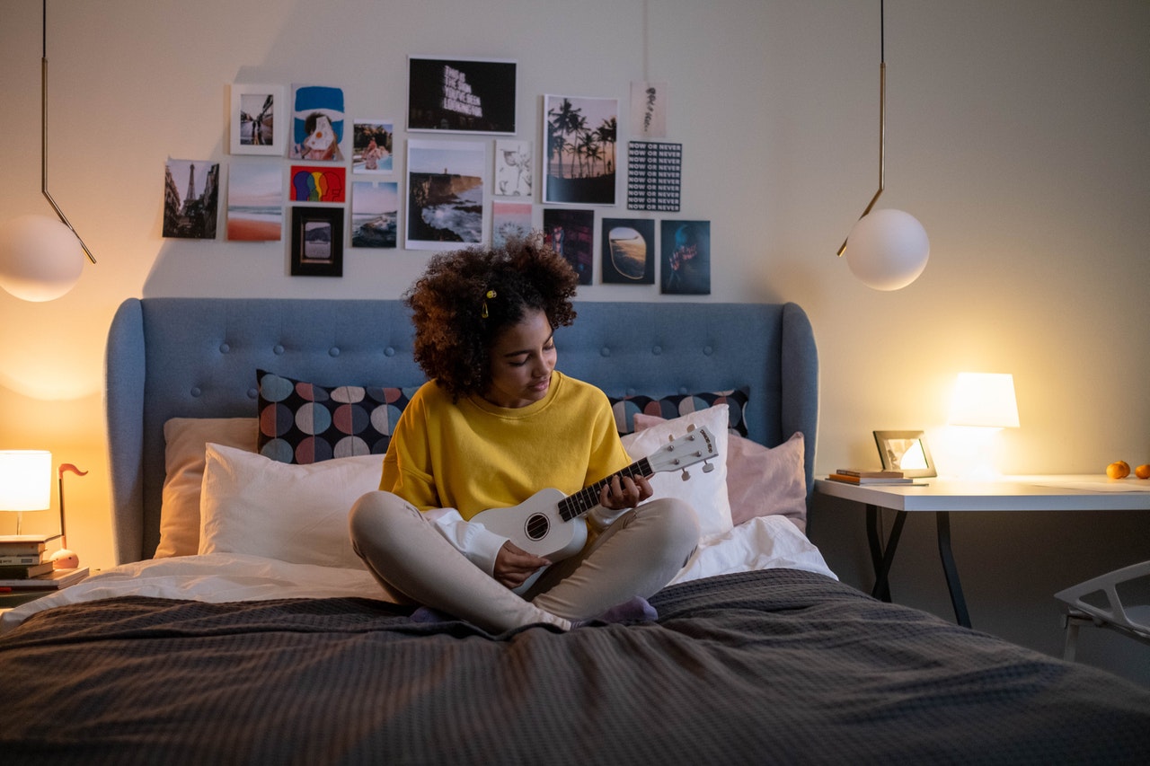 Ładny pokój – sprawdź 7 pomysłów na ładne pokoje dzienne i młodzieżowe