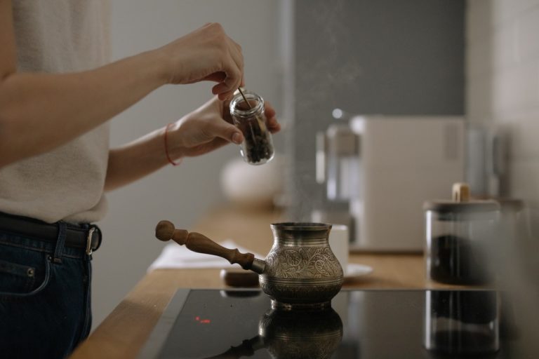 Płyta indukcyjna, ceramiczna czy szklana?