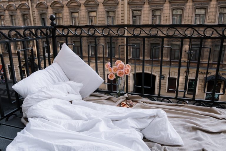 Rośliny na słoneczny balkon