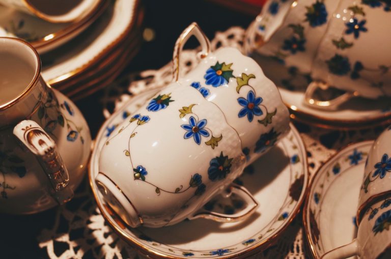 Sygnatury porcelany: polskiej, niemieckiej i chińskiej